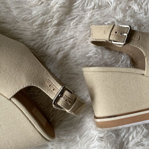 Women’s Sz 8 crossed straps wedge canvas sandals - Picture 11 of 11